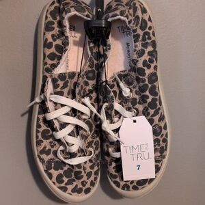 Time and Tru Women's Leopard Print Sneakers
